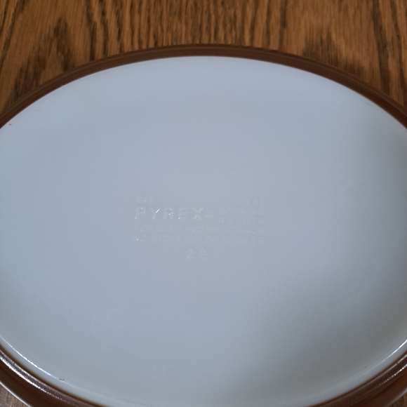 Pyrex Woodland Oval Casserole Dish 1.5 Liter 043 - Picture 8 of 10